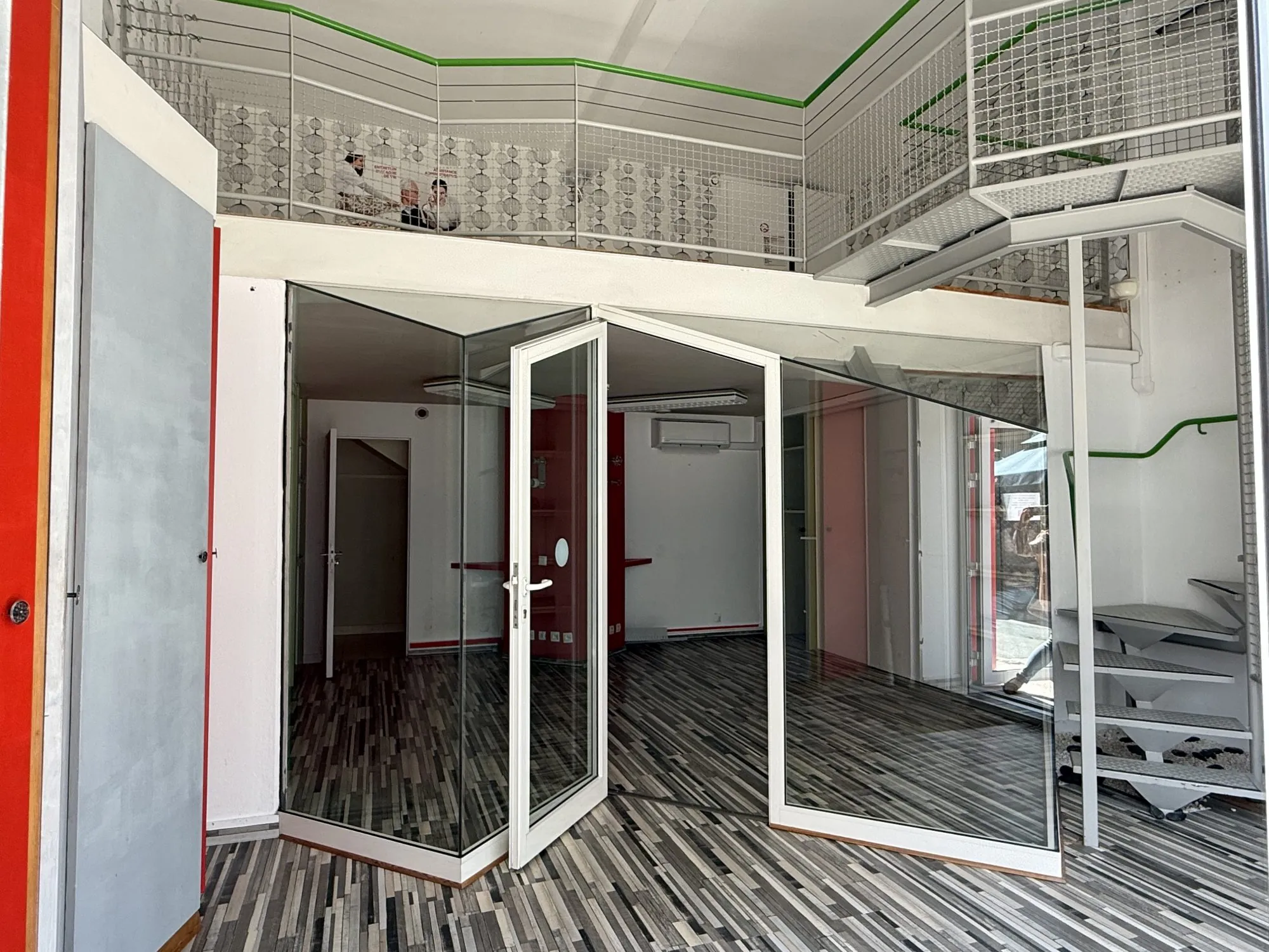 À vendre local commercial de 50 m² en centre-ville de Saujon 