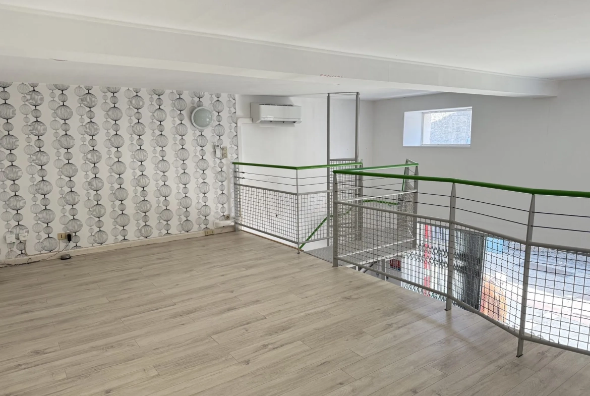 À vendre local commercial de 50 m² en centre-ville de Saujon 