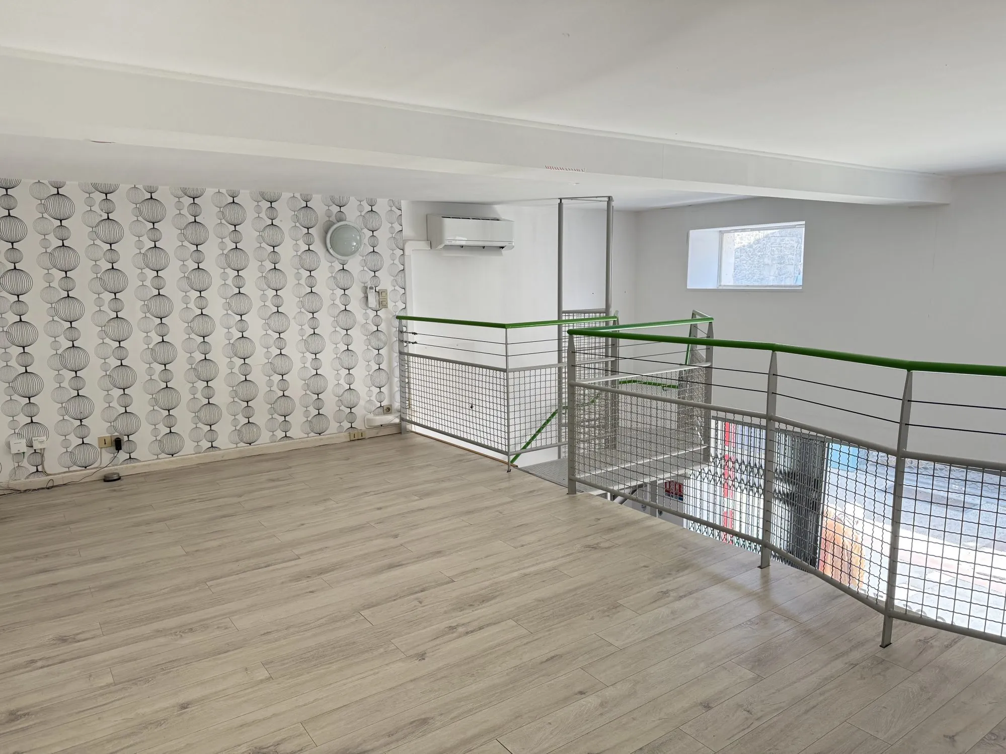 À vendre local commercial de 50 m² en centre-ville de Saujon 