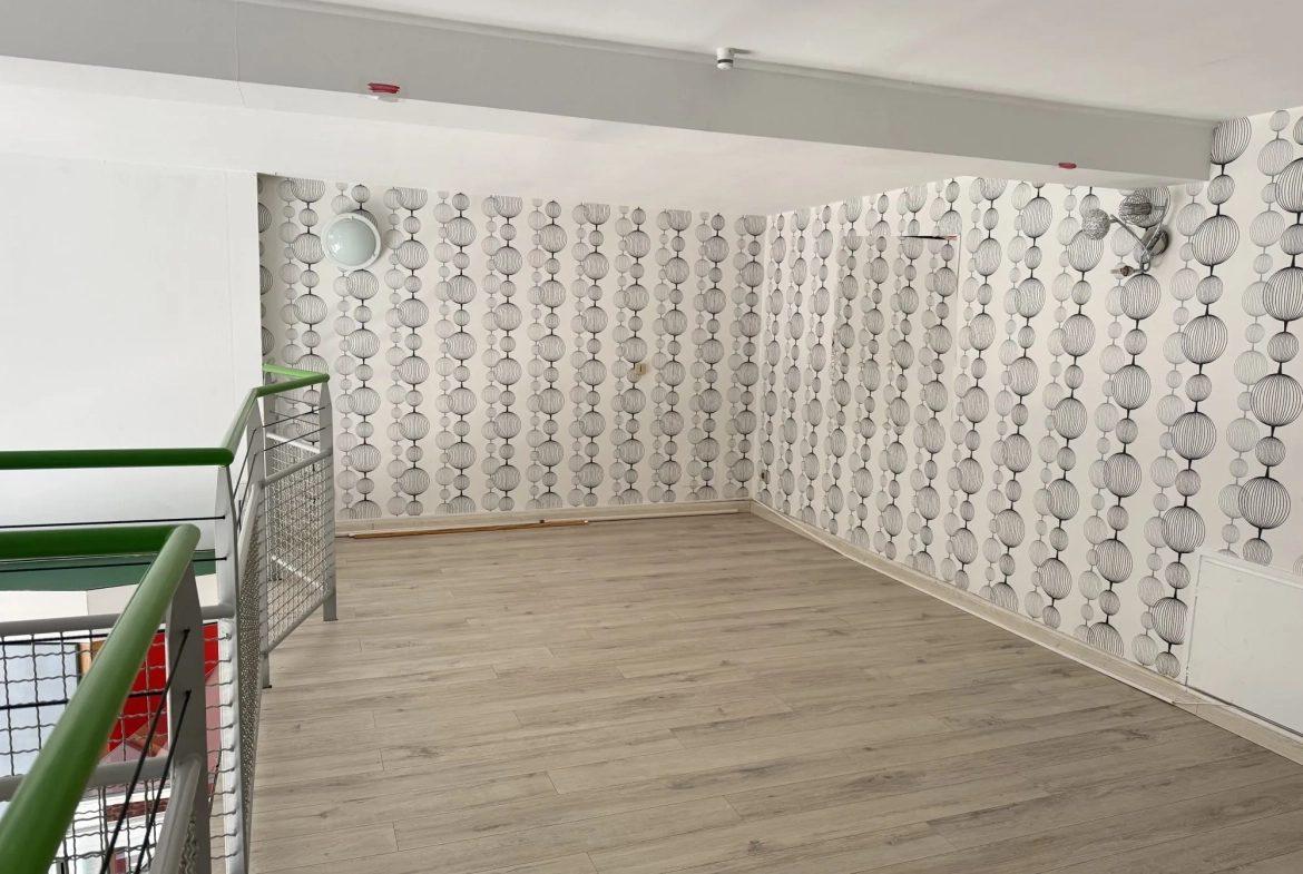 À vendre local commercial de 50 m² en centre-ville de Saujon 