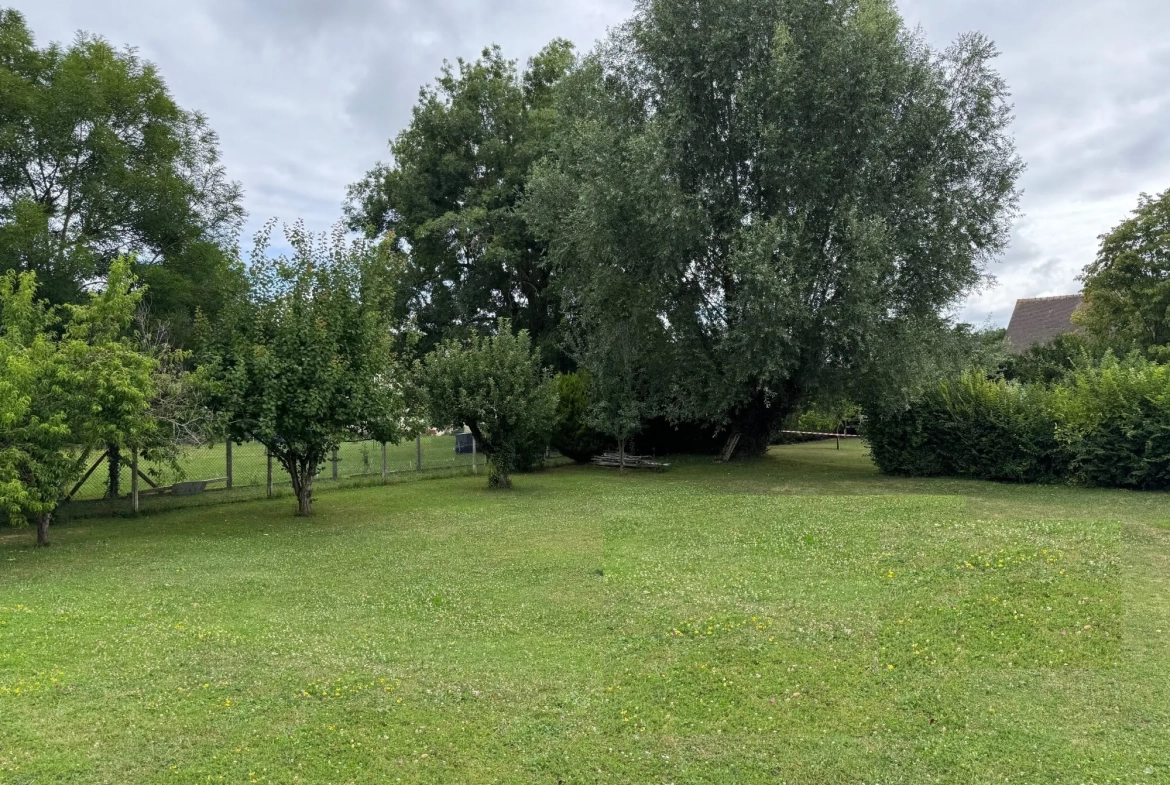 Terrain constructible de 715 m² à Pacy-sur-Eure, quartier calme 