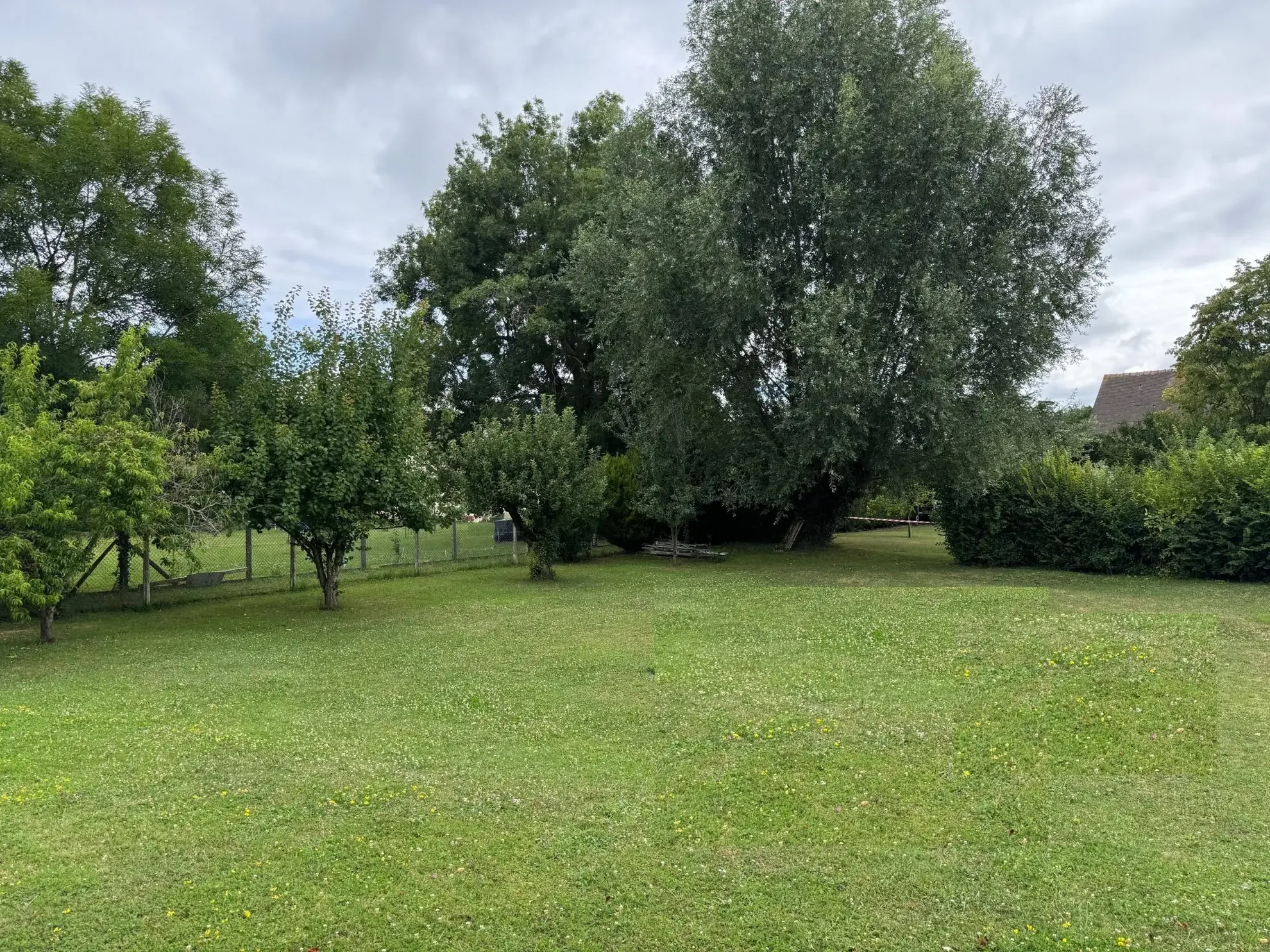 Terrain constructible de 715 m² à Pacy-sur-Eure, quartier calme 