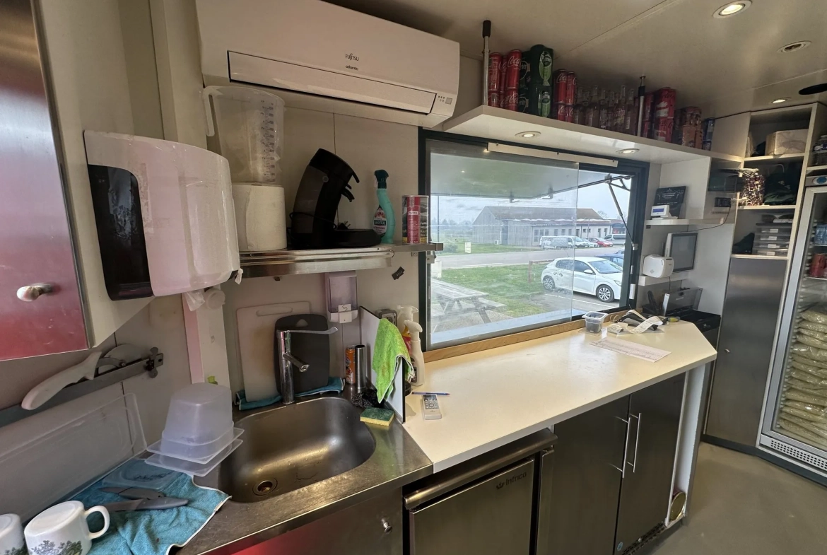 À vendre kiosque à pizza à Ligny-le-Châtel avec fort potentiel de rentabilité 