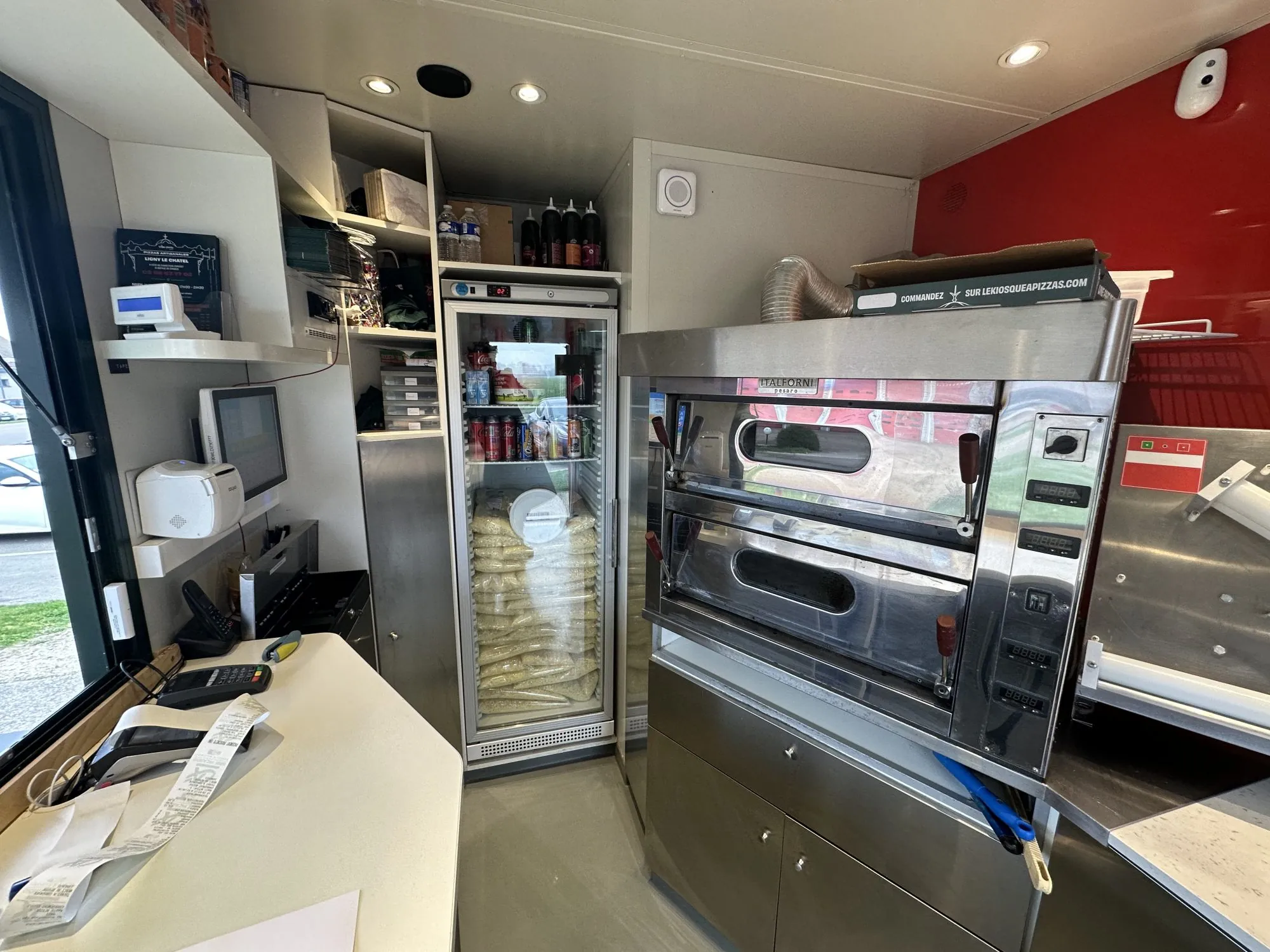 À vendre kiosque à pizza à Ligny-le-Châtel avec fort potentiel de rentabilité 