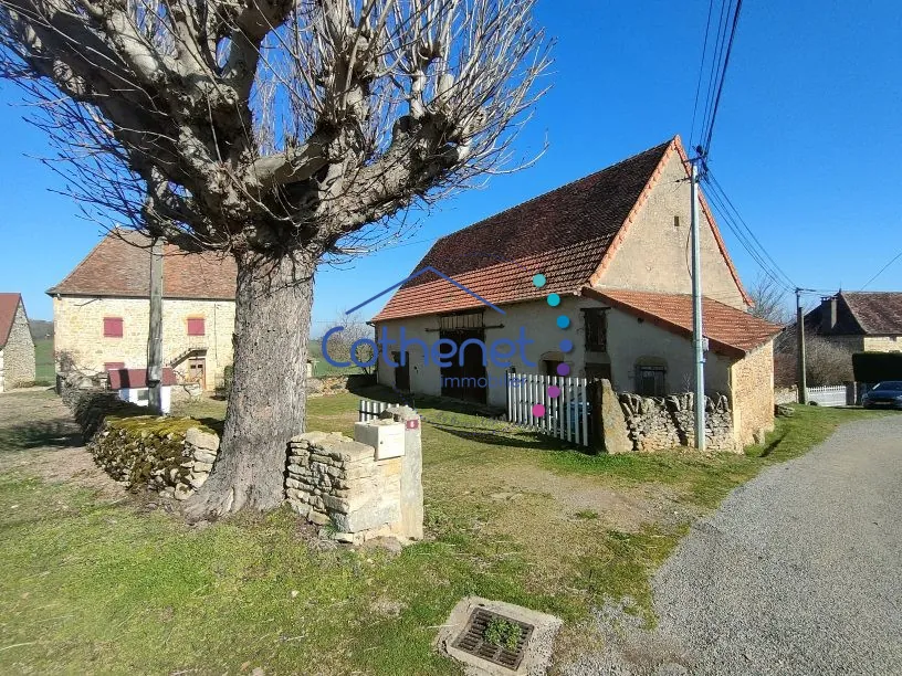 Charmante fermette en pierres à Oyé au cœur du Brionnais avec dépendance et terrain clos 
