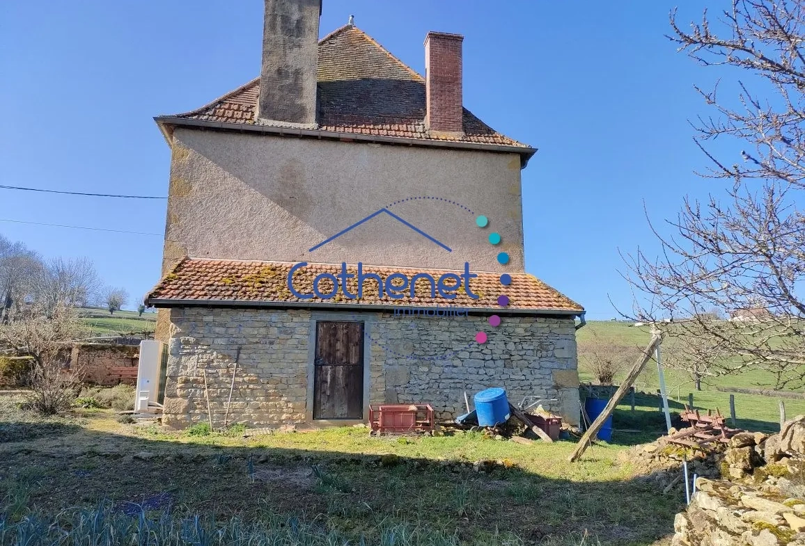 Charmante fermette en pierres à Oyé au cœur du Brionnais avec dépendance et terrain clos 