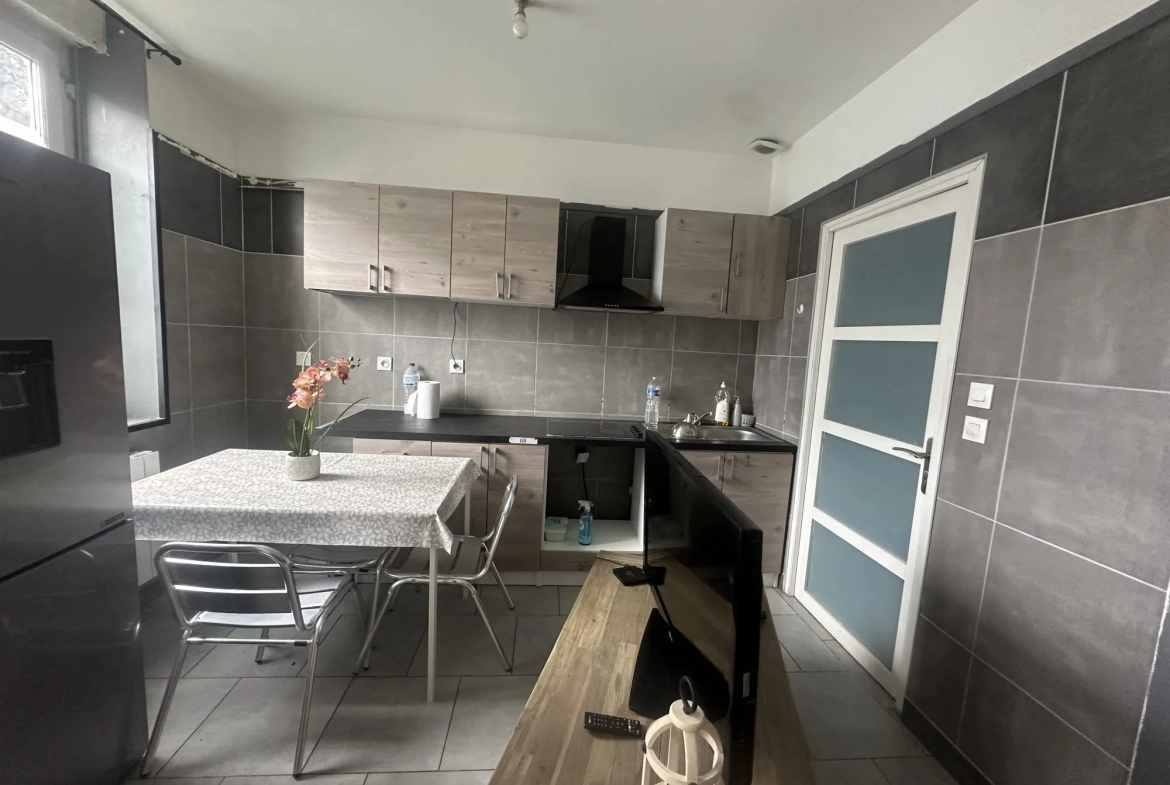 Maison de 50 m² à Roubaix Gare pour investissement locatif avec rendement de 9 % 