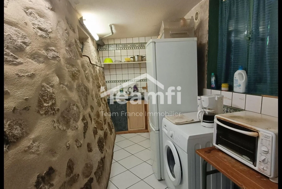 Maison à vendre à Thiers proche centre historique - Opportunité d'investissement 