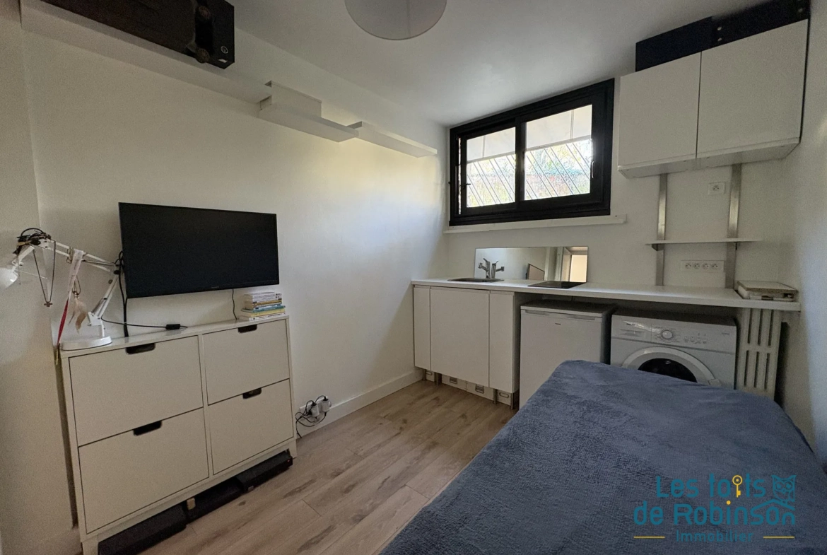 Charmante studette de 9,38 m² à Saint-Cloud, secteur Val d'Or limite Montretout 