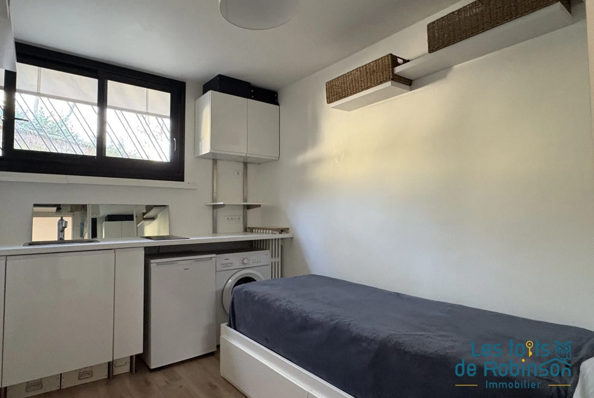 Charmante studette de 9,38 m² à Saint-Cloud, secteur Val d'Or limite Montretout 