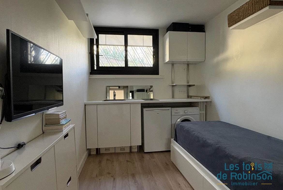 Charmante studette de 9,38 m² à Saint-Cloud, secteur Val d'Or limite Montretout 