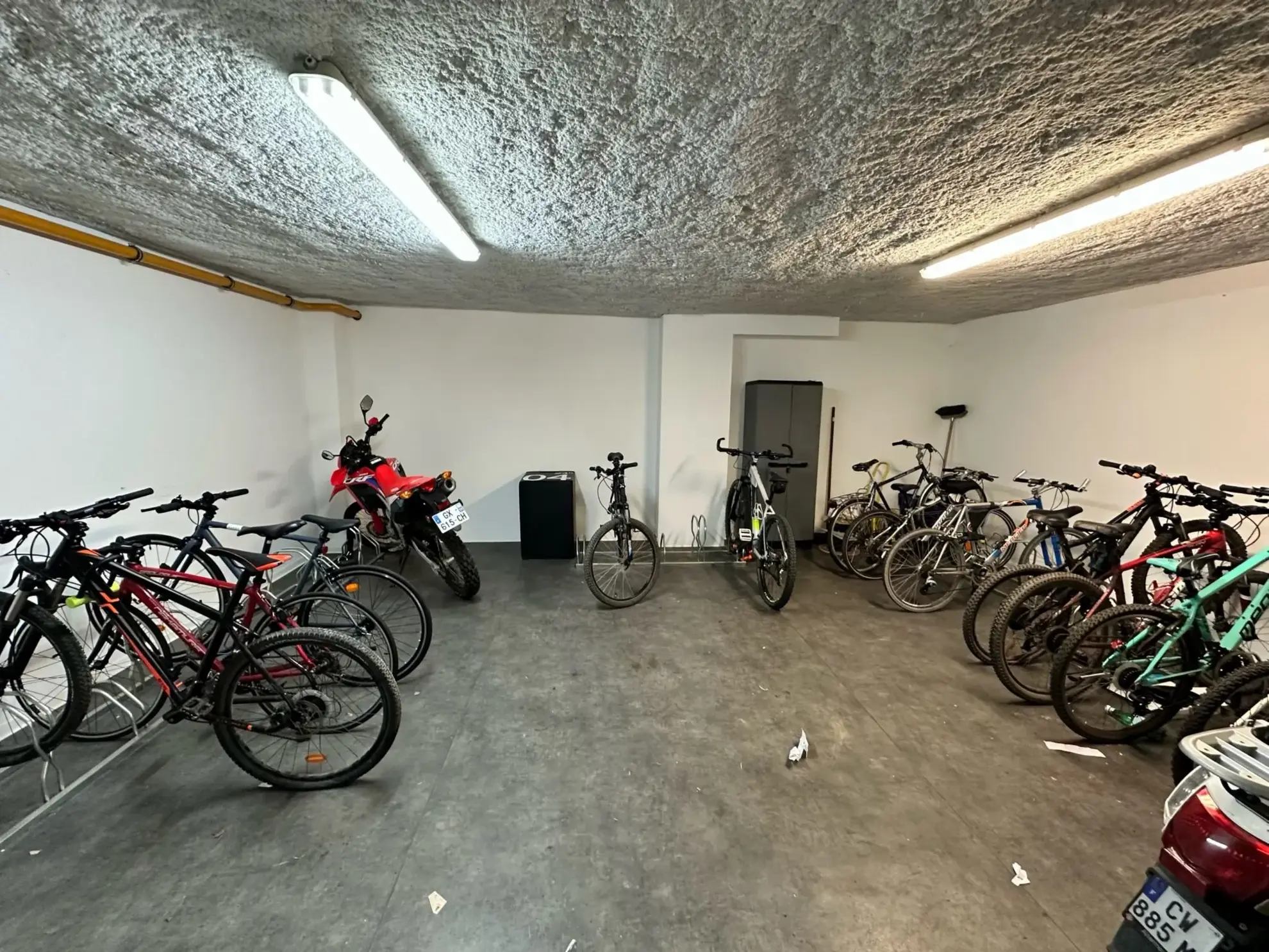 vue du local deux roues Appartement T2 avec balcon à Douai - Neuf et bien situé 