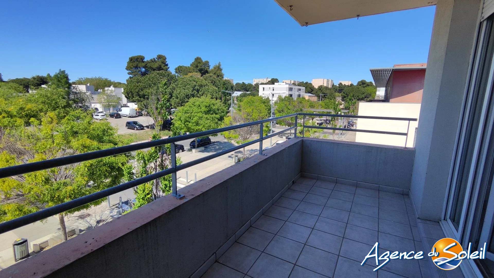 Appartement T3 à Béziers avec parking, vue dégagée, à vendre 