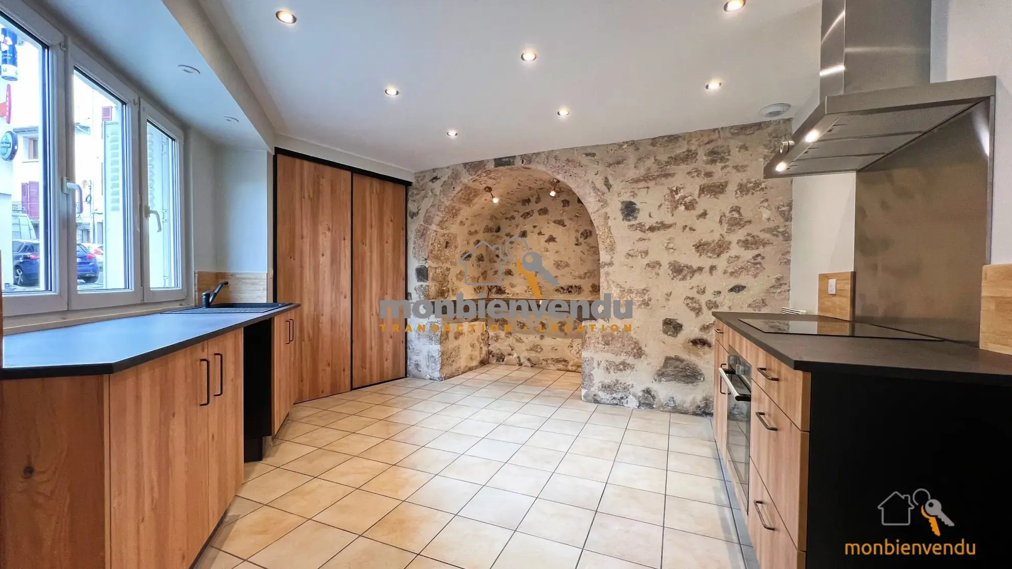 Maison de ville rénovée de 127,36 m² à vendre à Arpajon-sur-Cère 