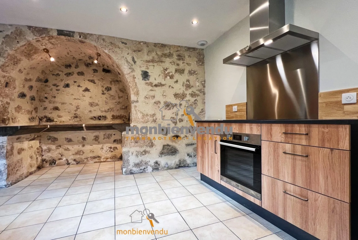 Maison de ville rénovée de 127,36 m² à vendre à Arpajon-sur-Cère 