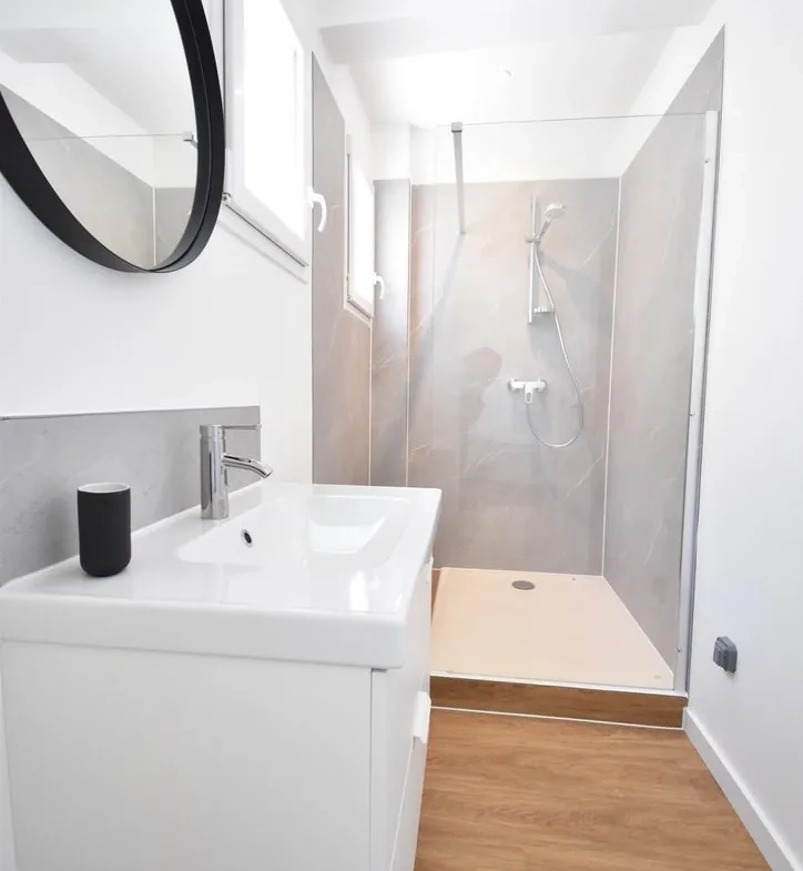 Appartement T3 rénové avec piscine à Rohan, proche du canal de Nantes à Brest 