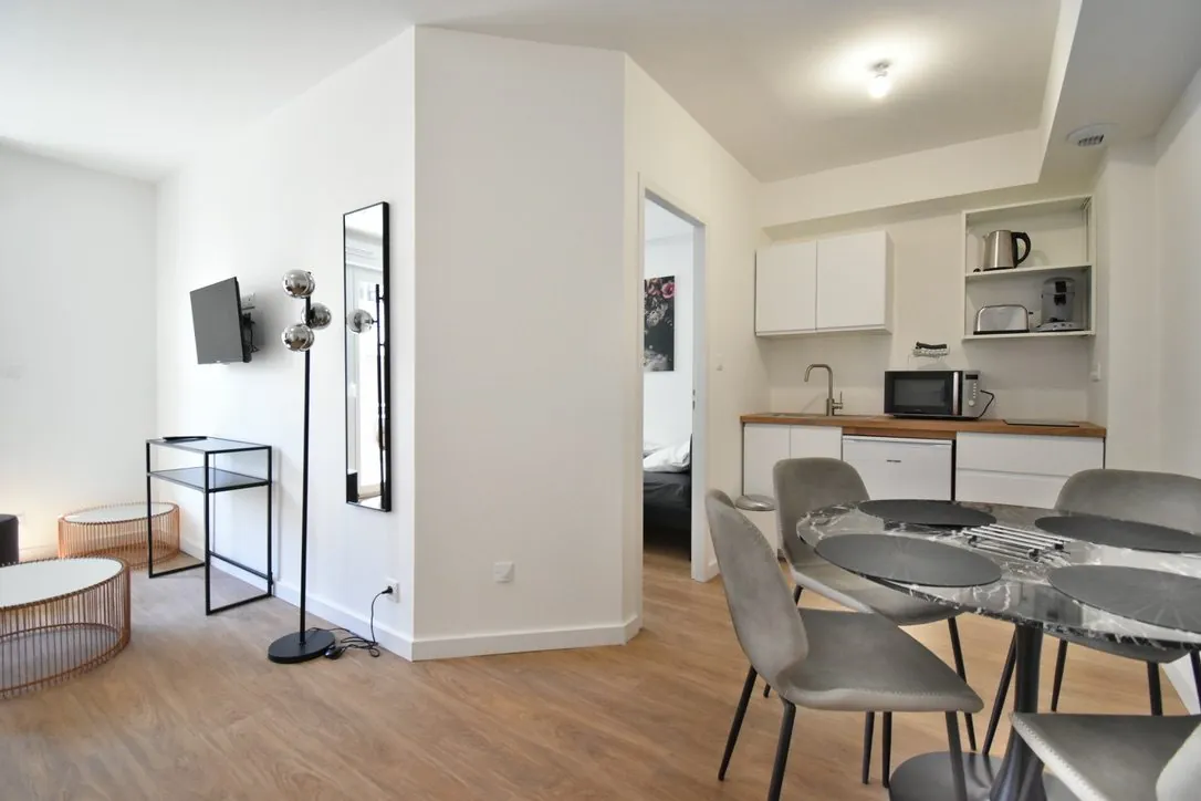 Appartement T3 rénové avec piscine à Rohan, proche du canal de Nantes à Brest 