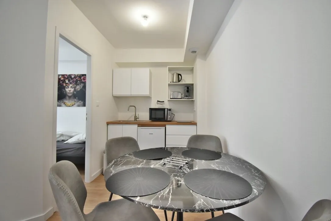 Appartement T3 rénové avec piscine à Rohan, proche du canal de Nantes à Brest 