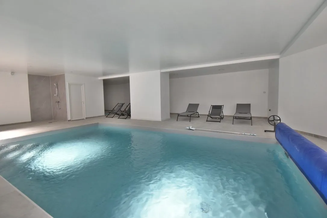 Appartement T3 rénové avec piscine à Rohan, proche du canal de Nantes à Brest 
