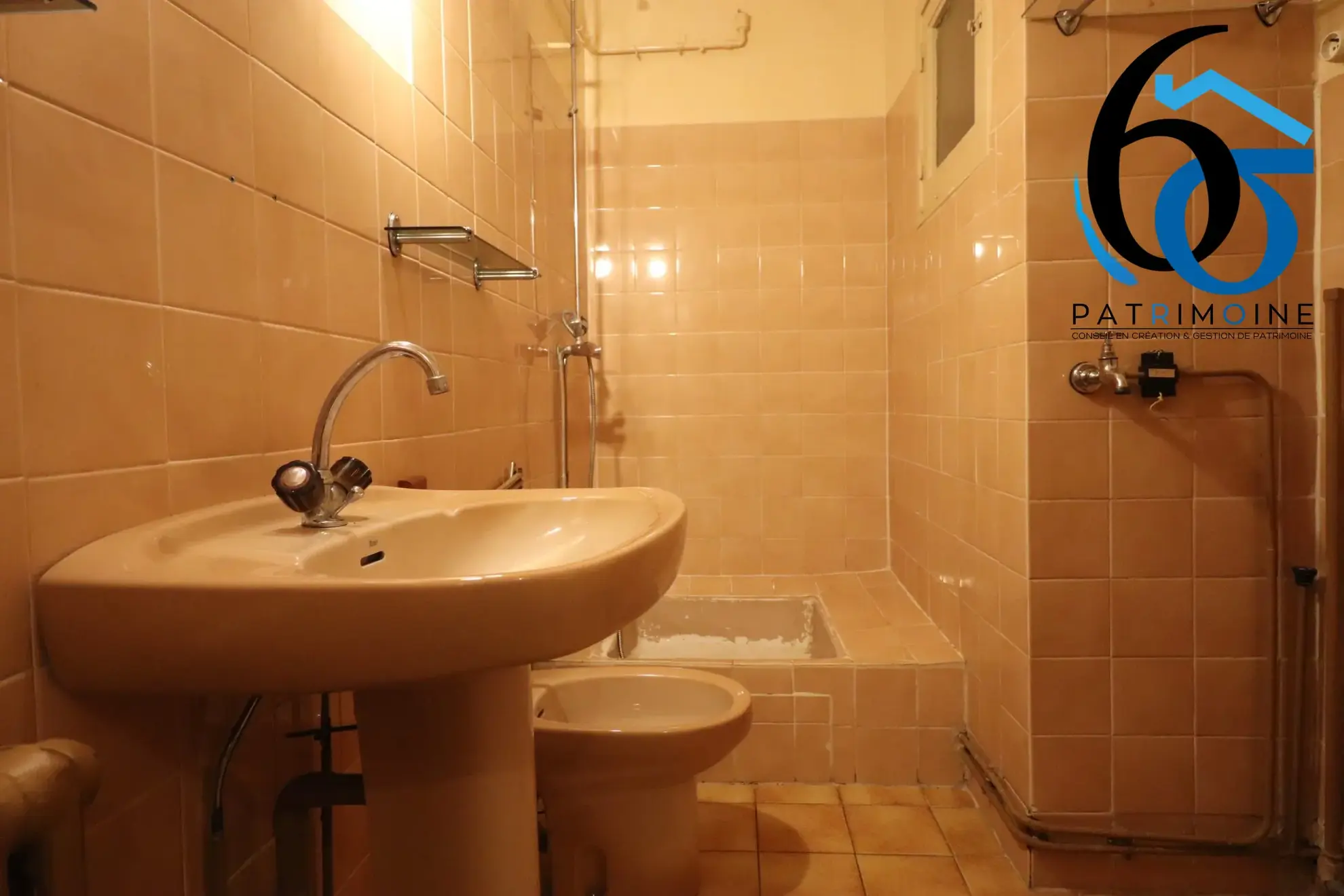 Appartement T3/4 à rénover au dernier étage à Toulouse Argoulets 