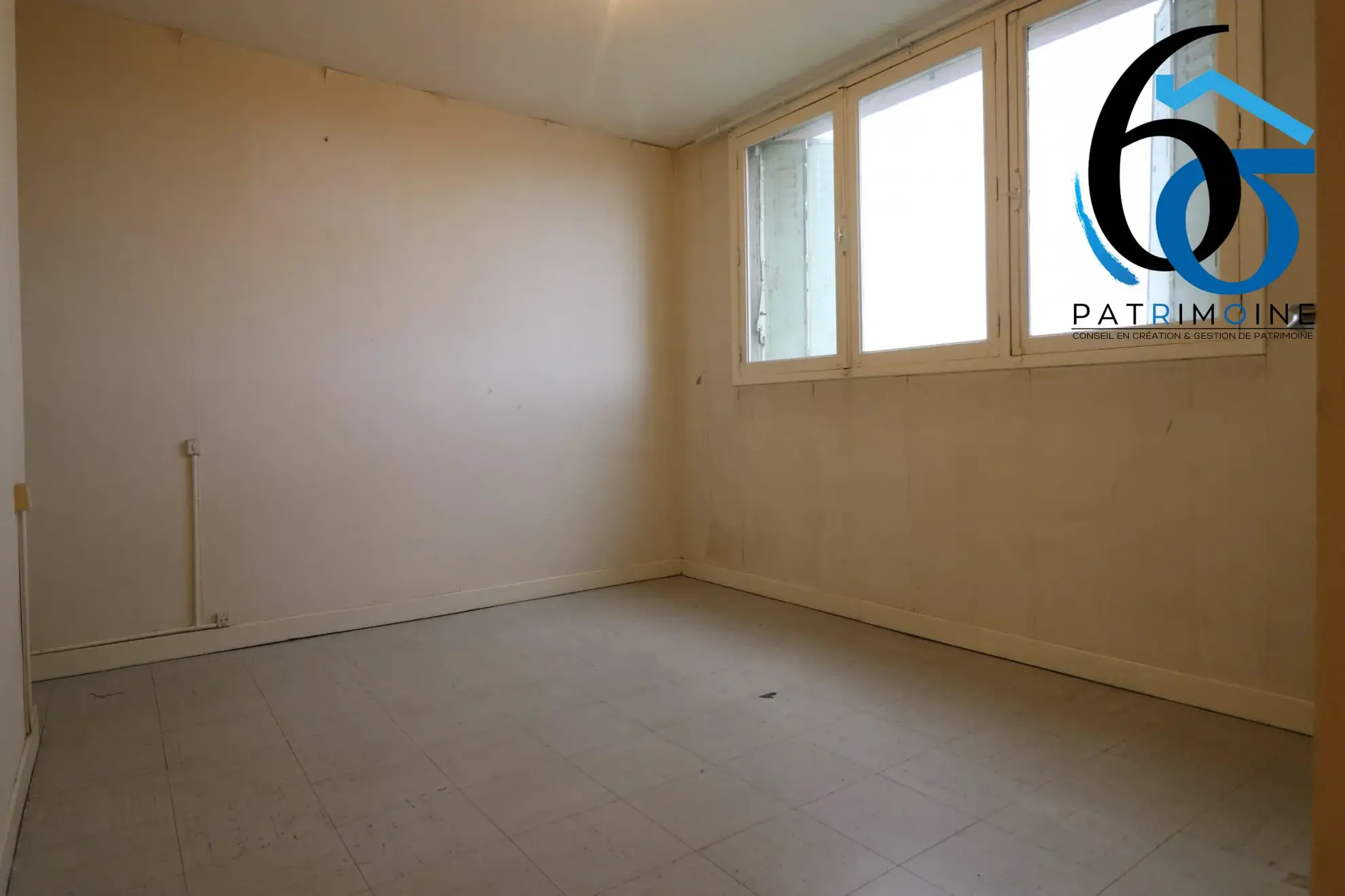 Appartement T3/4 à rénover au dernier étage à Toulouse Argoulets 