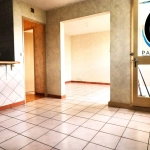 Appartement T3/4 à rénover au dernier étage à Toulouse Argoulets