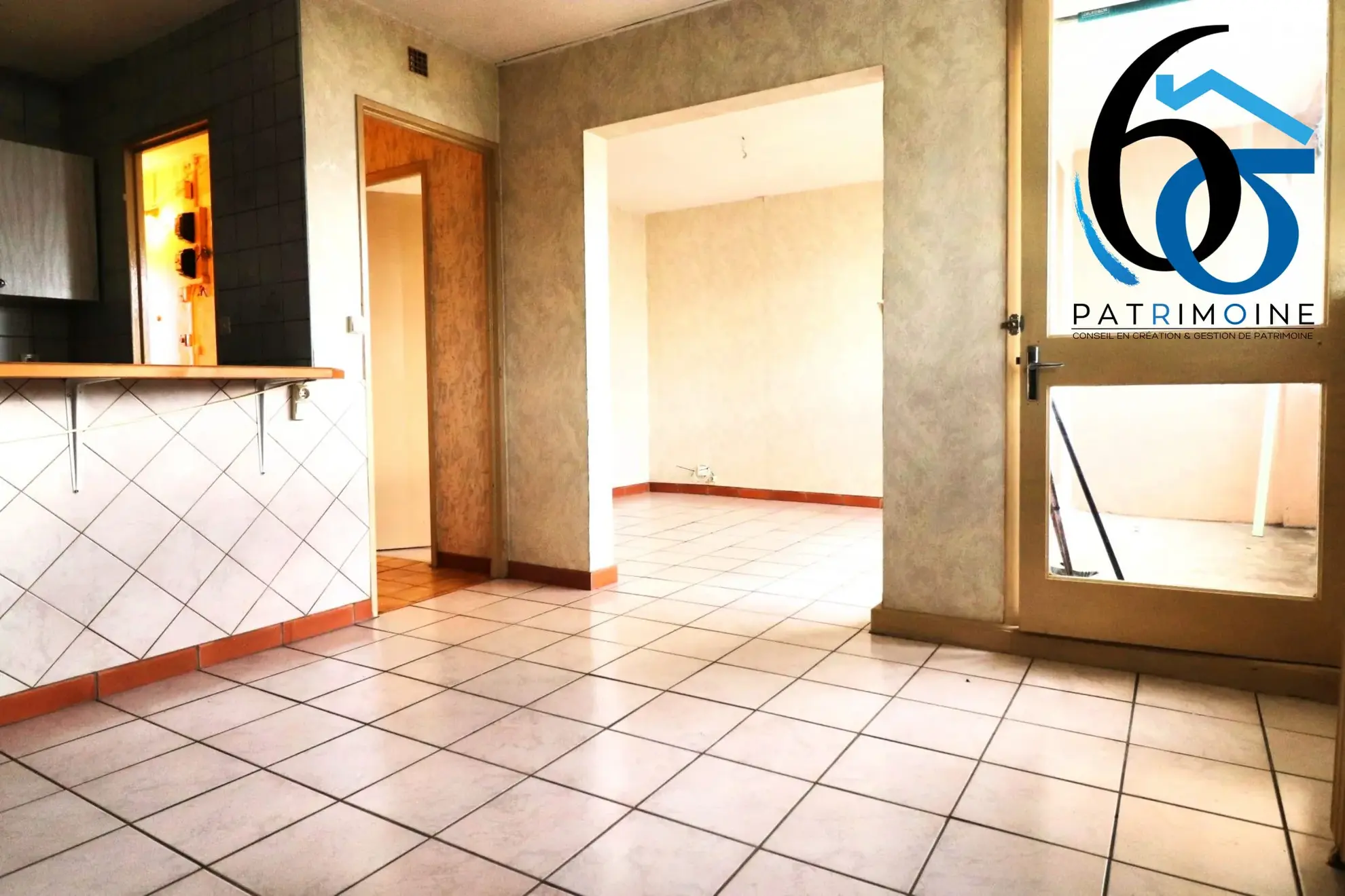 Appartement T3/4 à rénover au dernier étage à Toulouse Argoulets 