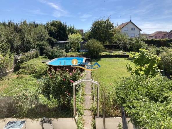 Charmante maison de 118 m² avec jardin, piscine et 4 chambres à L'Isle-sur-le-Doubs