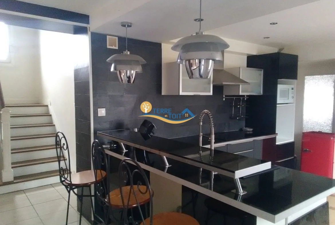 Charmante maison de 118 m² avec jardin, piscine et 4 chambres à L'Isle-sur-le-Doubs 
