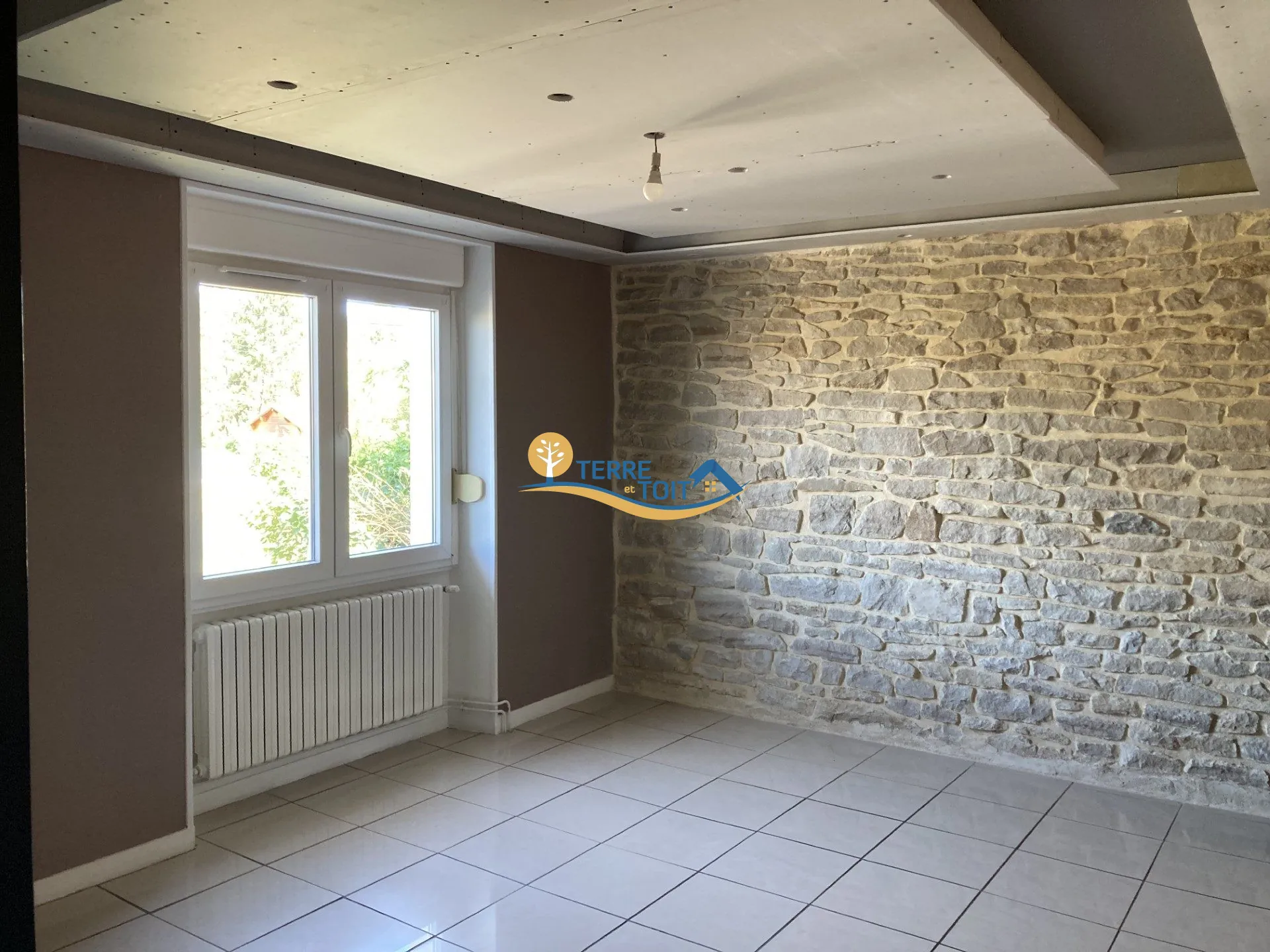 Charmante maison de 118 m² avec jardin, piscine et 4 chambres à L'Isle-sur-le-Doubs 
