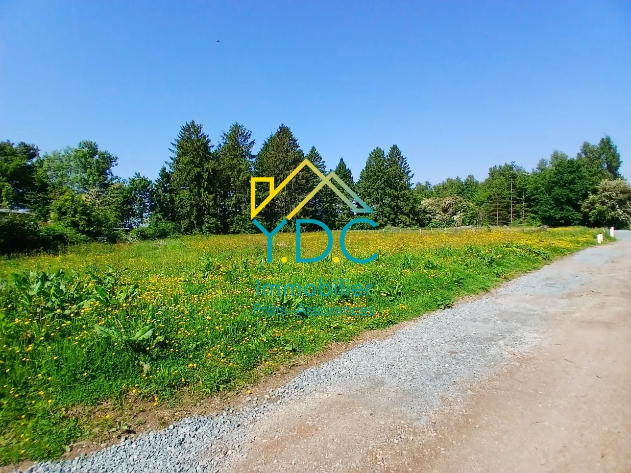 Terrain constructible viabilisé à Yerville - 1425 m² idéal pour construire 