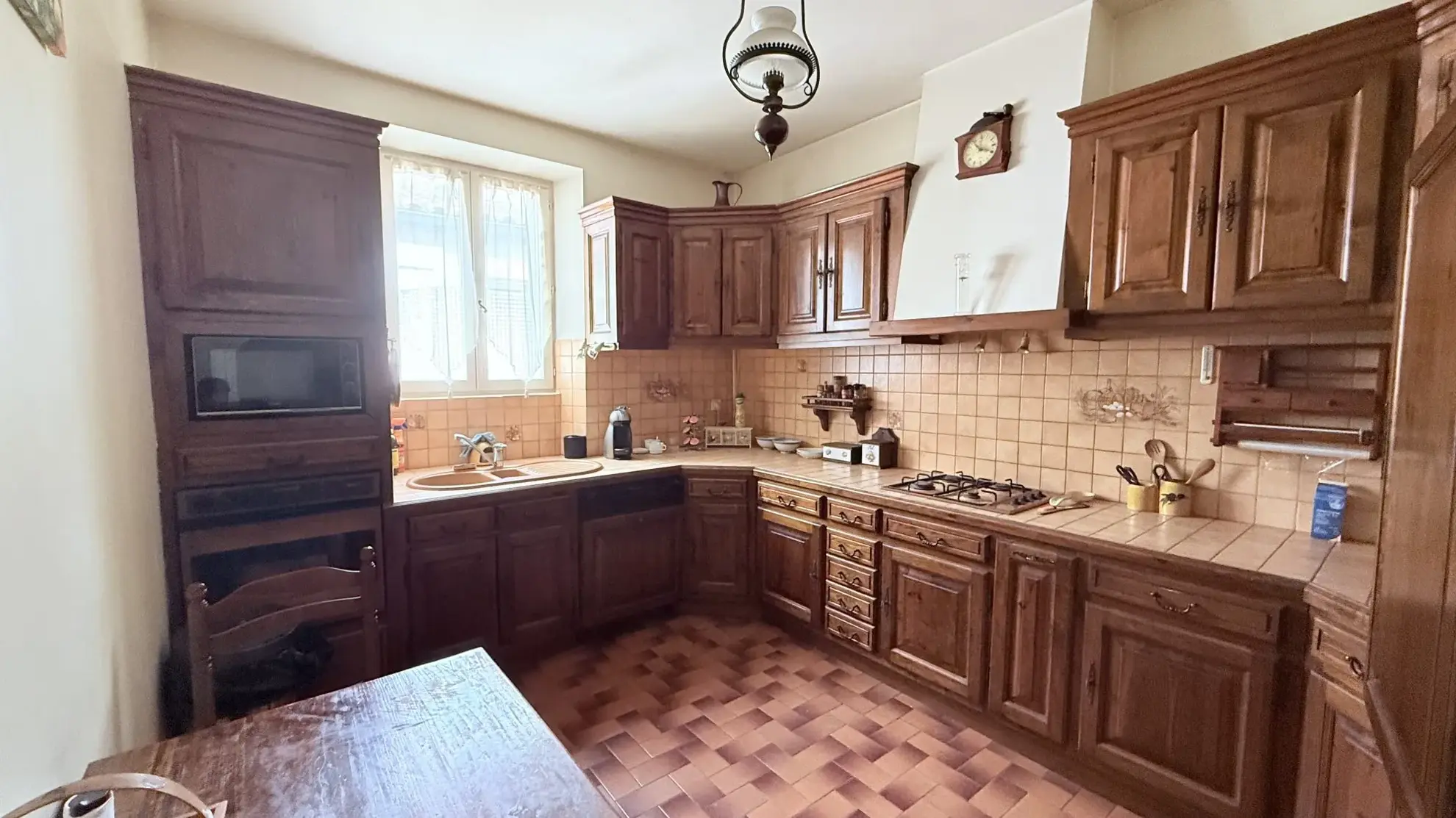Maison de village avec cour et potentiel d'investissement à Laure-Minervois 