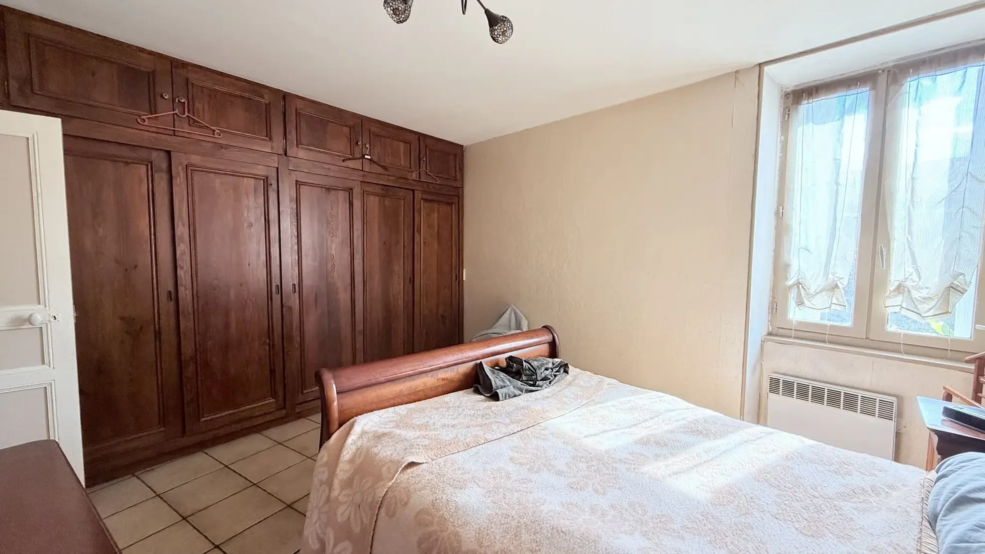 Maison de village avec cour et potentiel d'investissement à Laure-Minervois 
