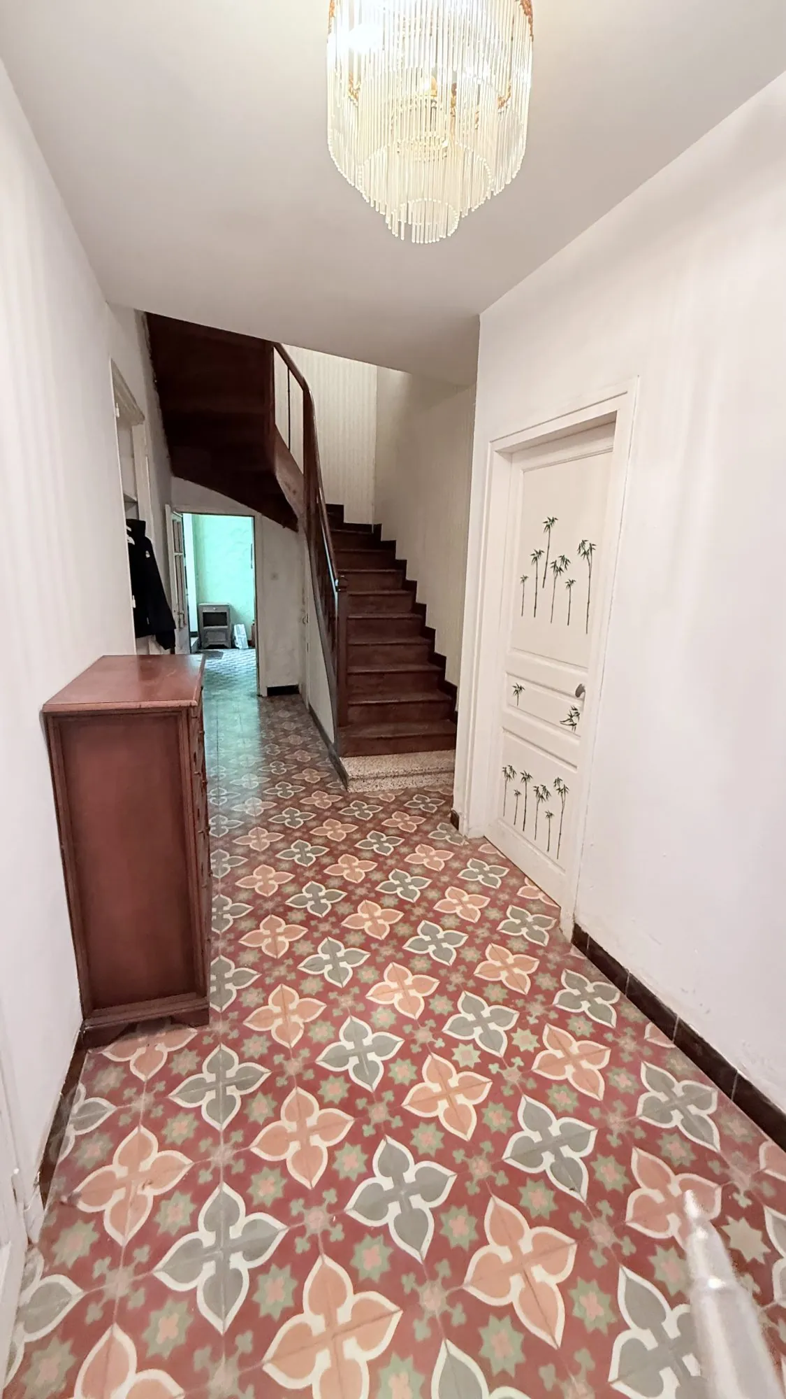Maison de village avec cour et potentiel d'investissement à Laure-Minervois 