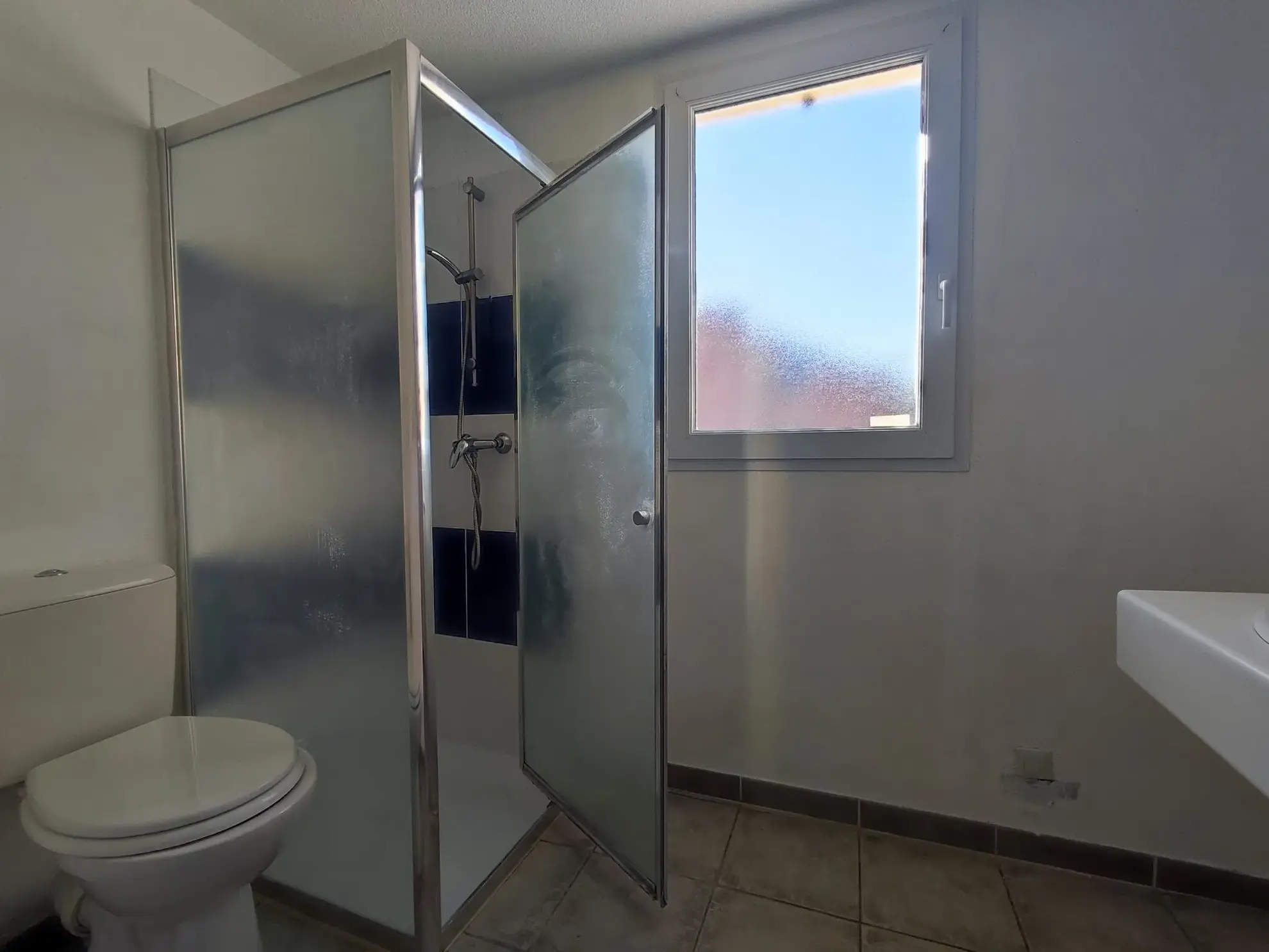 Maison T3 en Duplex avec Jardin, Parking et Garage à Béziers - Investissement ou Résidence Secondaire 