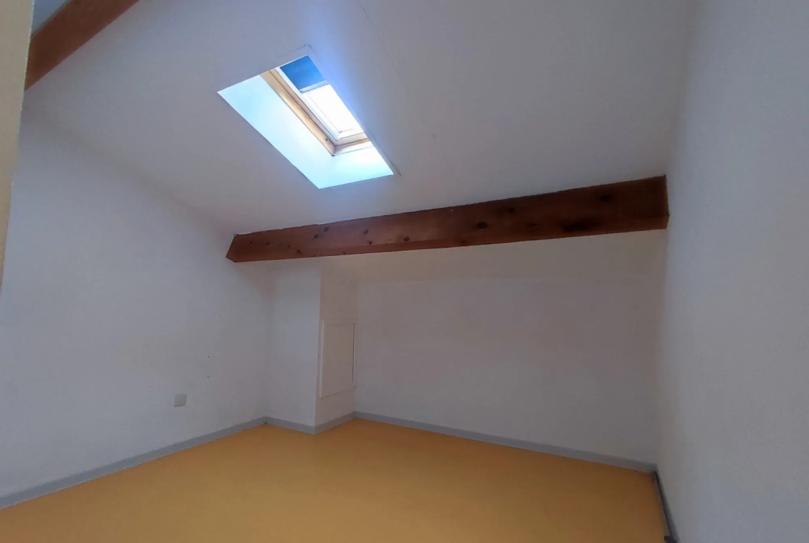 Maison T3 en Duplex avec Jardin, Parking et Garage à Béziers - Investissement ou Résidence Secondaire 