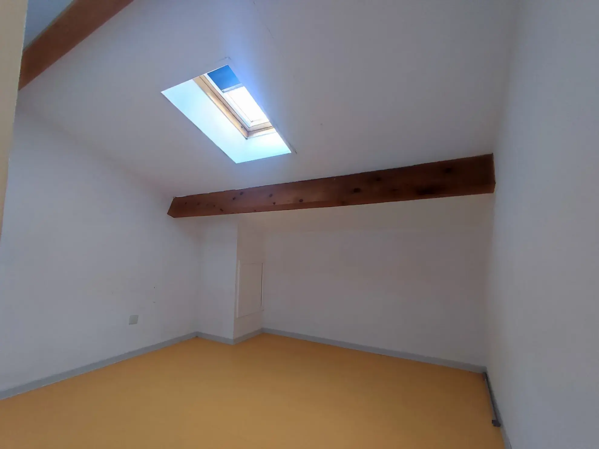 Maison T3 en Duplex avec Jardin, Parking et Garage à Béziers - Investissement ou Résidence Secondaire 