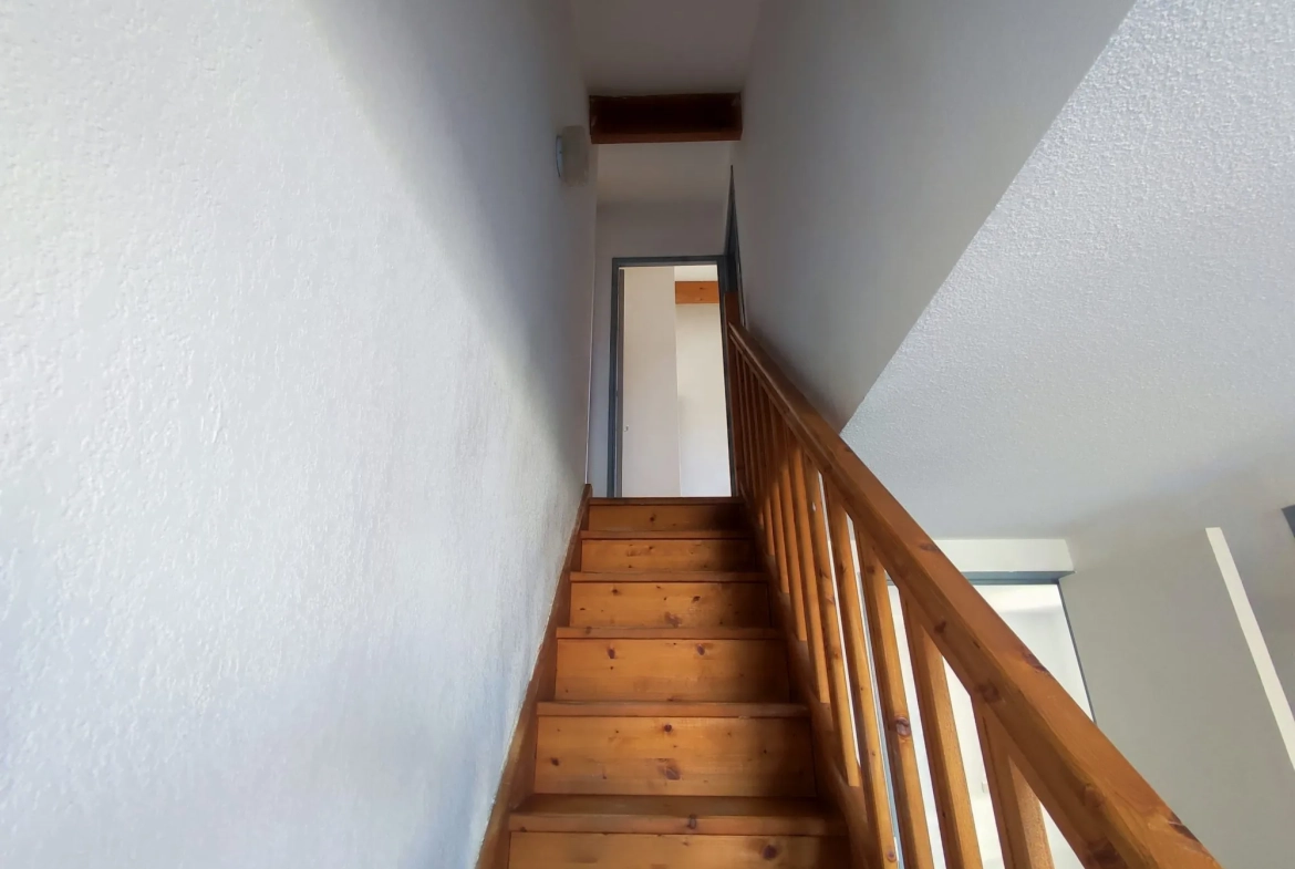Maison T3 en Duplex avec Jardin, Parking et Garage à Béziers - Investissement ou Résidence Secondaire 
