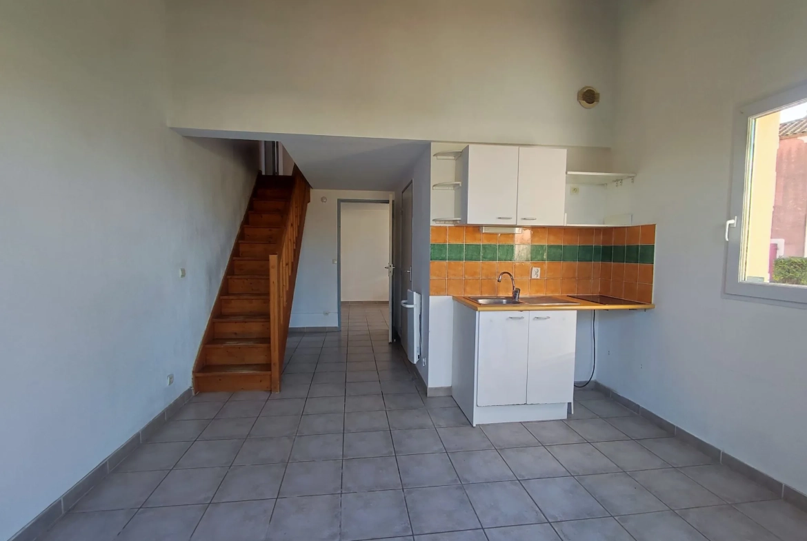 Maison T3 en Duplex avec Jardin, Parking et Garage à Béziers - Investissement ou Résidence Secondaire 