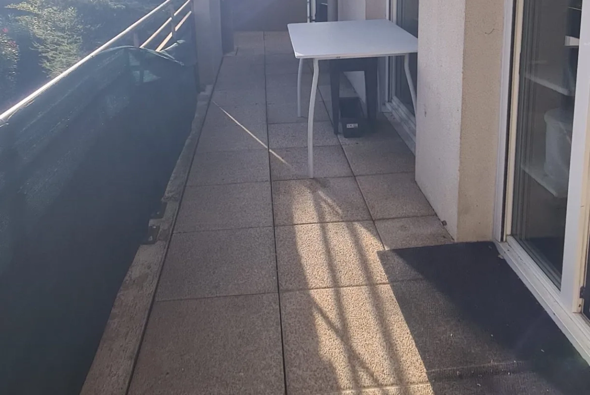 Appartement T3 avec grand balcon et garage au Pontet 