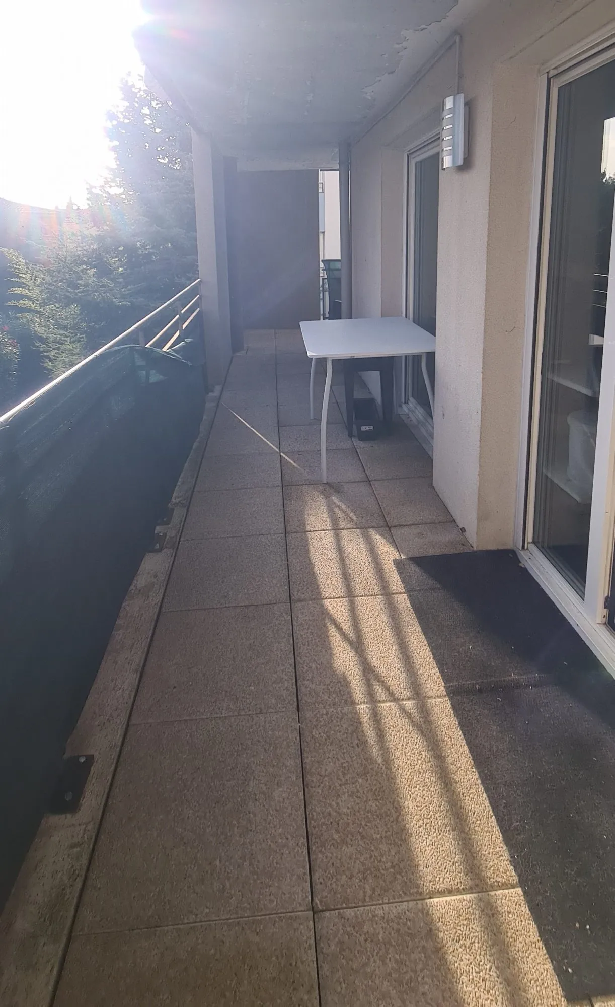 Appartement T3 avec grand balcon et garage au Pontet 