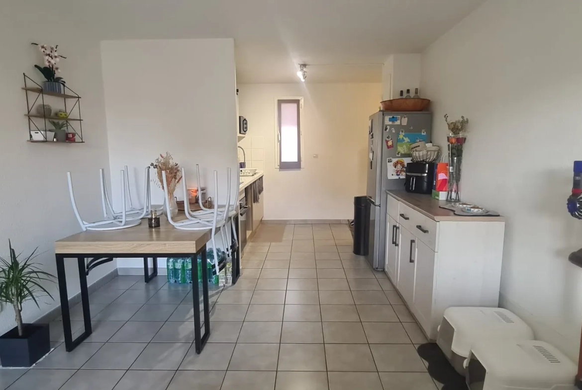 Appartement T3 avec grand balcon et garage au Pontet 