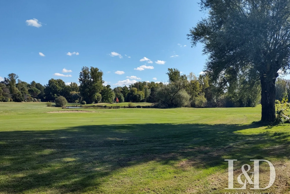 Terrain constructible et viabilisé proche du Golf de Fiac à Fiac (81) 