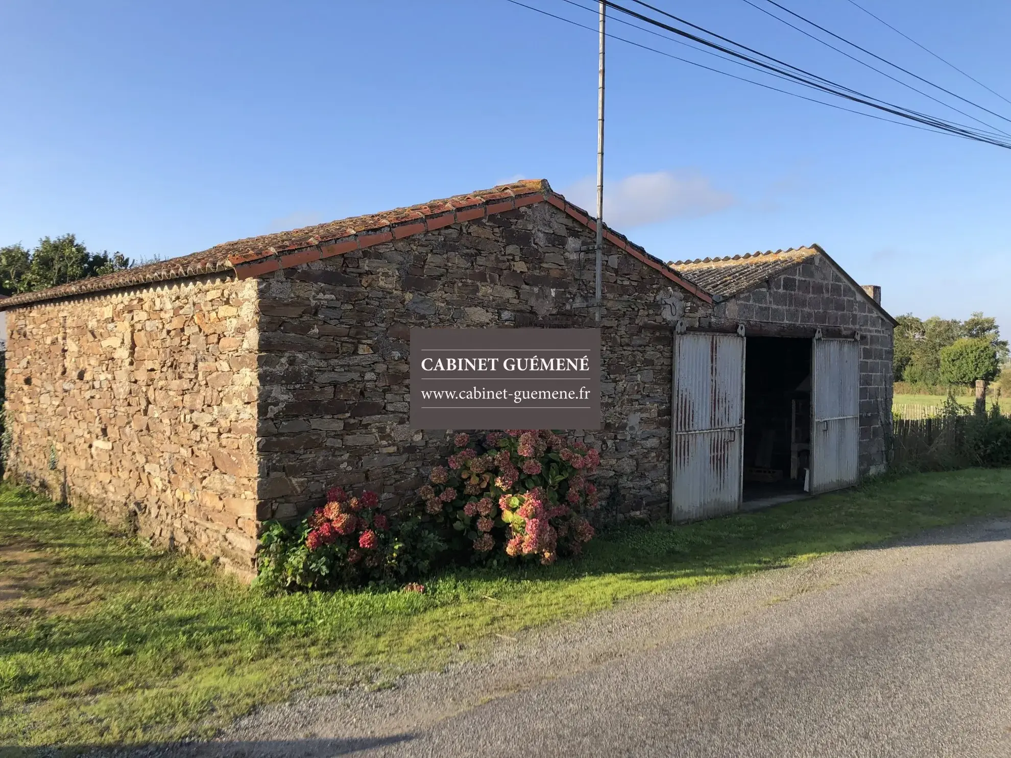 Maison ancienne à Vieillevigne avec dépendances et jardin 