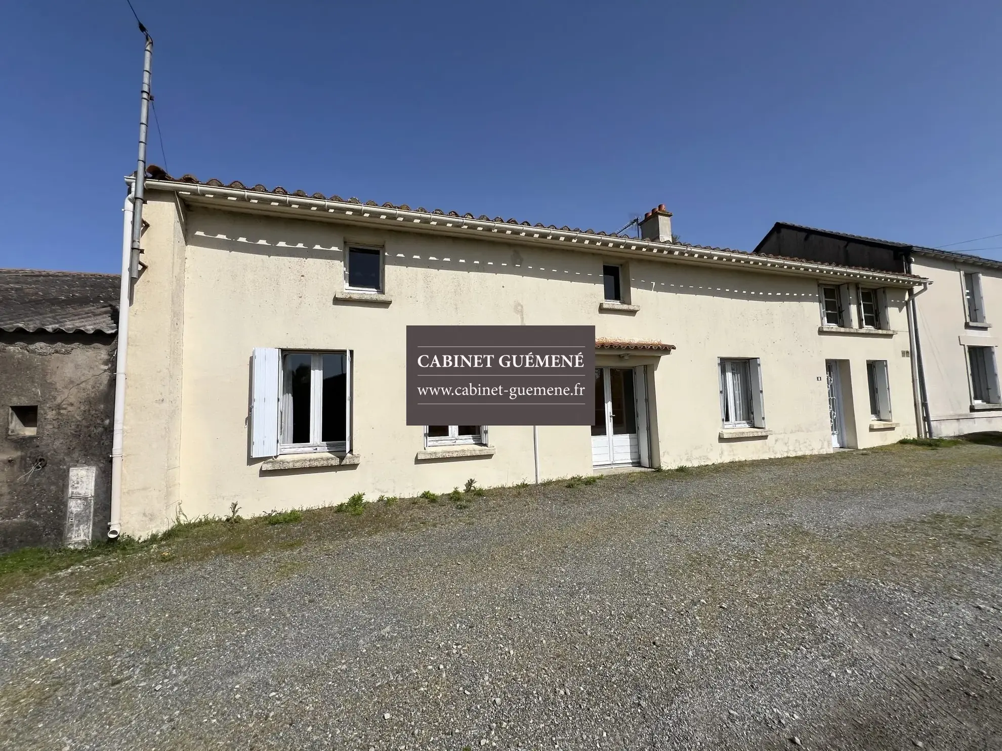 Maison ancienne à Vieillevigne avec dépendances et jardin 
