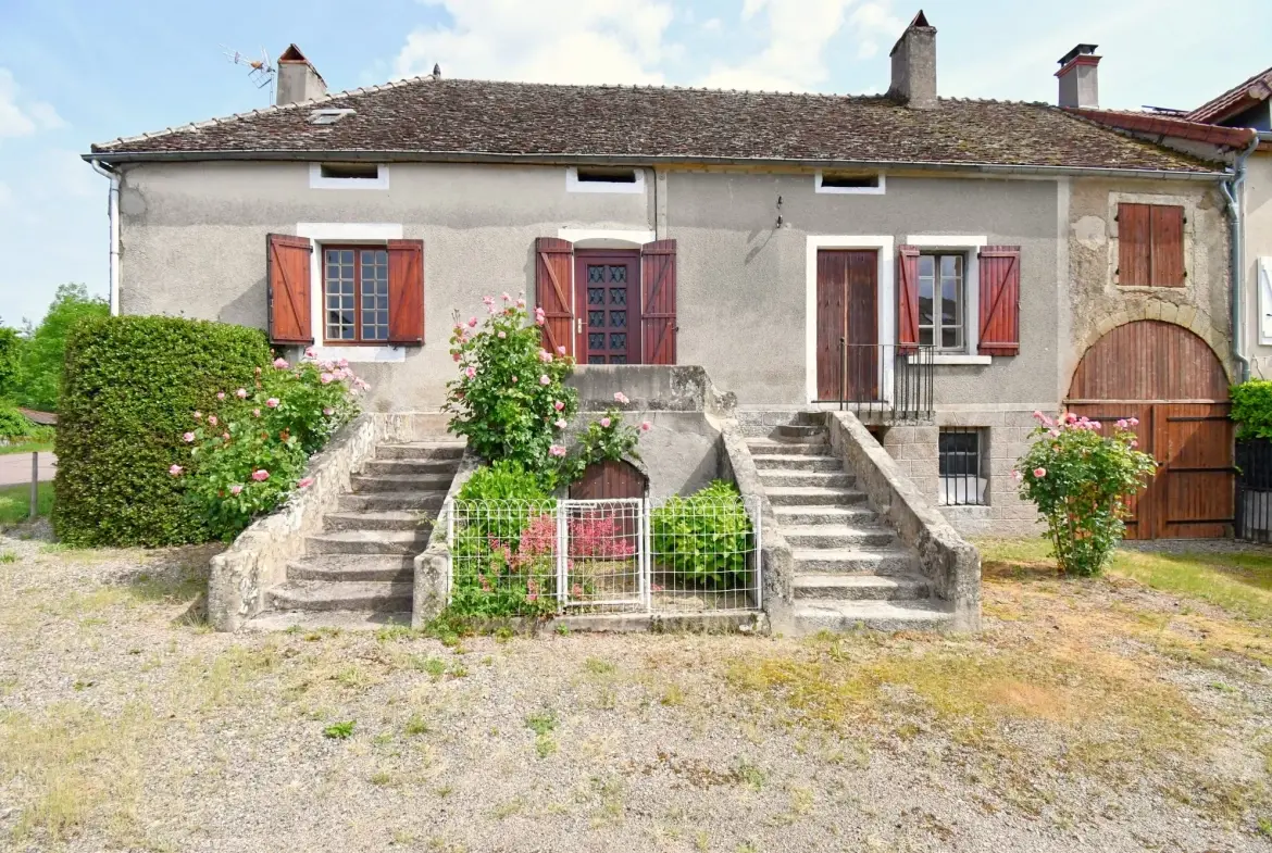 Maison de village à rénover à La Celle-en-Morvan - 3 chambres - 99 m² 