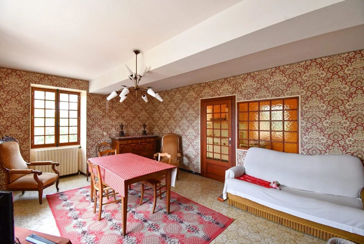Maison de village à rénover à La Celle-en-Morvan - 3 chambres - 99 m² 