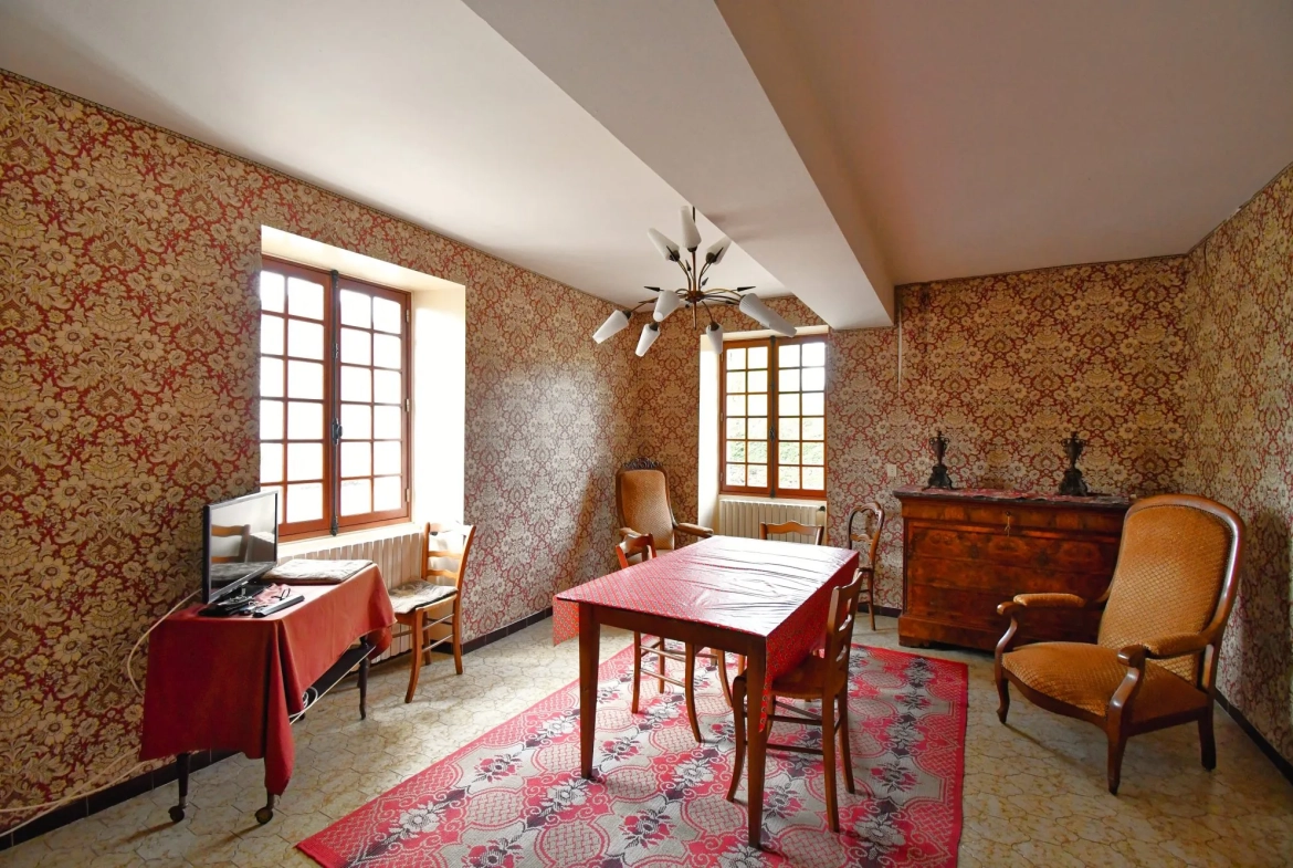Maison de village à rénover à La Celle-en-Morvan - 3 chambres - 99 m² 