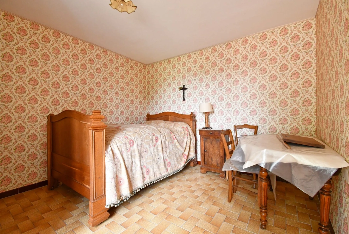 Maison de village à rénover à La Celle-en-Morvan - 3 chambres - 99 m² 