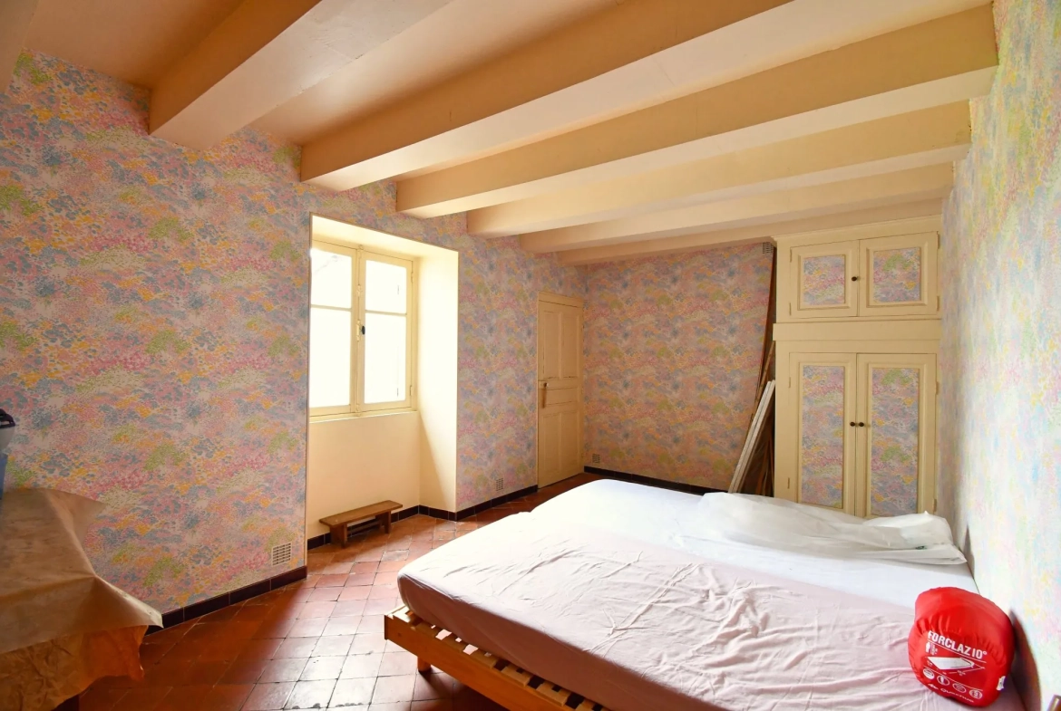 Maison de village à rénover à La Celle-en-Morvan - 3 chambres - 99 m² 